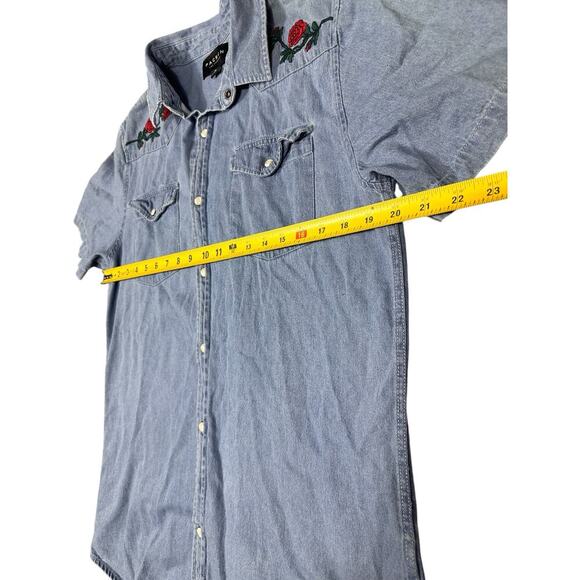 PacSun Denim Western Shirt Medium Embroidered Roses - Picture 4 of 8